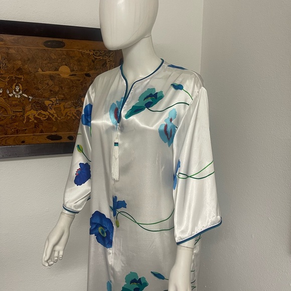 Valentino Blue Floral Nightgown Size Petite - Picture 2 of 7